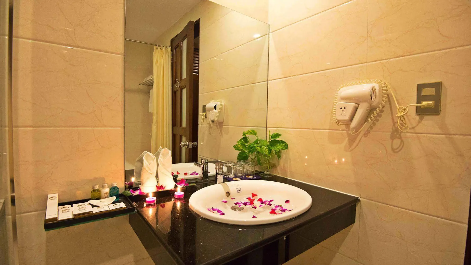 Nesta Danang Hotel
